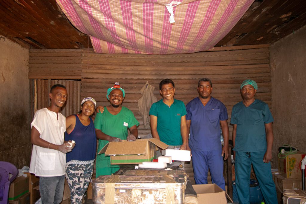 The team behind Bendalana’s operation incl. surgeon Tata with a head torch (credit: A. Randrianasolo)