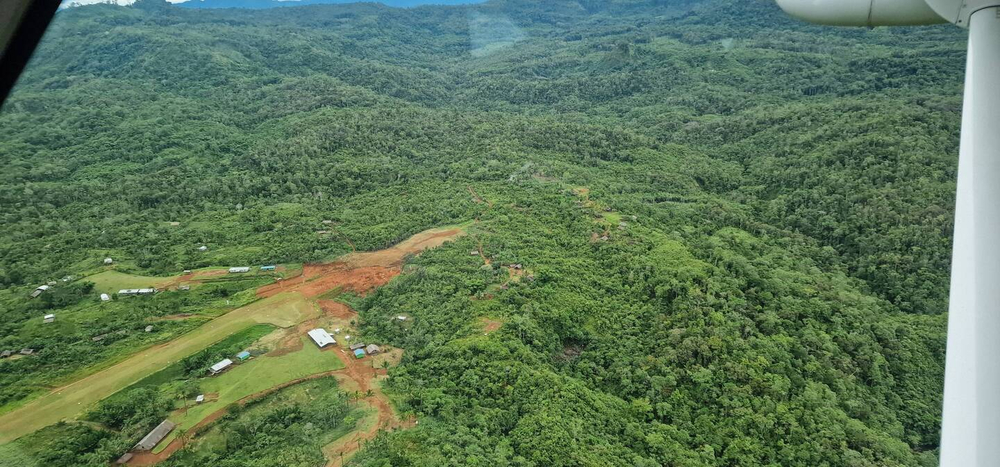 Landing on Dodomona Airstrip in the middle of the jungle (credit: The Dorricotts)
