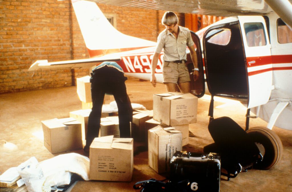 MAF delivers 2,460 tonnes of grain to fight Chad’s 1985 famine (credit: MAF Archive)