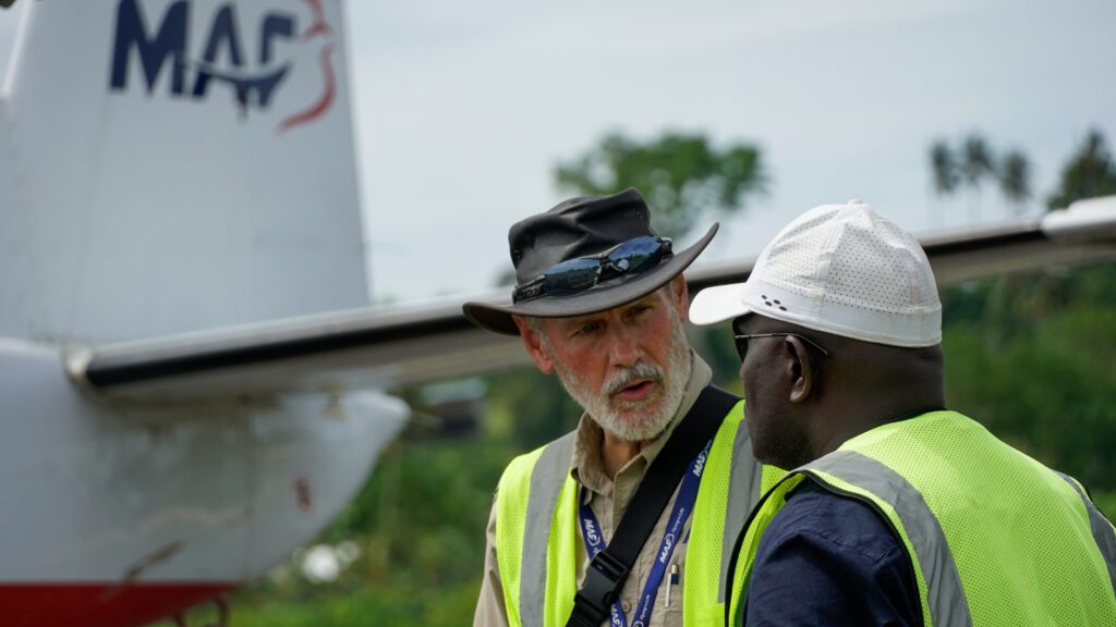 MAF’s John Woodbury (L): ‘We served & helped in any way we could’ (credit: Aquila Matit) 
